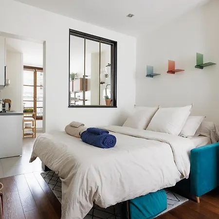 Lucky - Amelie & Eiffel - Tax Returned Apartment