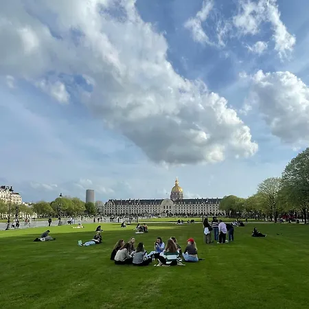 Lucky - Amelie & Eiffel - Tax Returned Parigi